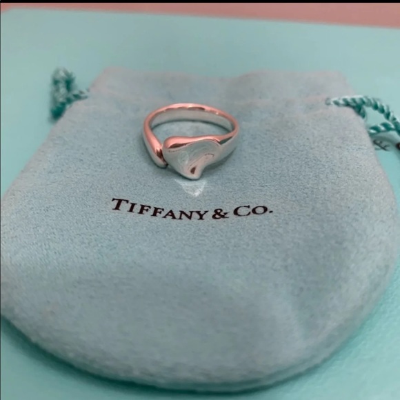 ✨SOLD✨ Tiffany & Co. Full Heart Ring Size 8 - Picture 2 of 8